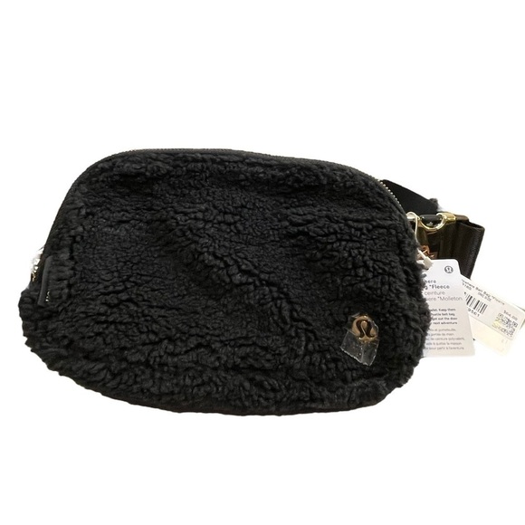 LULULEMON Athletica Everywhere Belt Bag Fleece Black - Picture 1 of 9